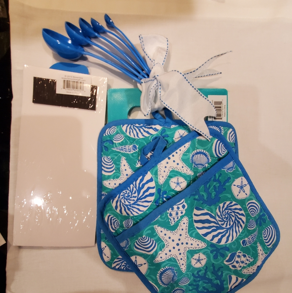 Giftable Kitchen Bundle from Nova Scotia - Picture 3 of 3